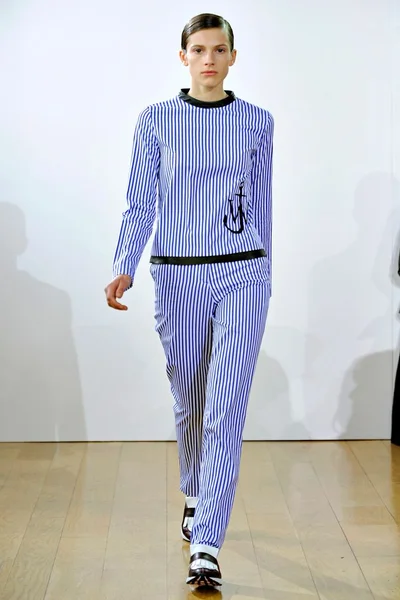 Look 25